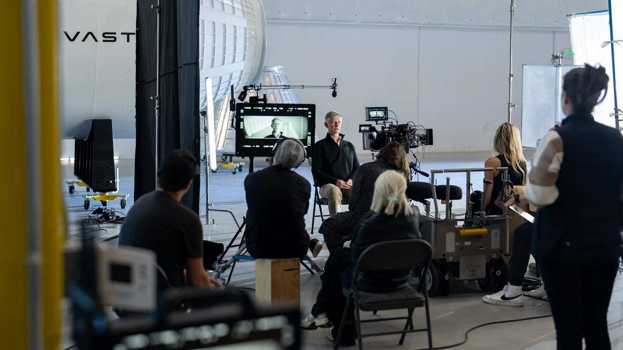 Behind the scenes — production set